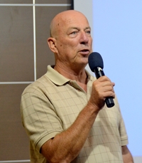 Roy Albiston conducts the Open Forum, where questions may be asked and answered on the many aspects of life in Fun City, and in Thailand.
