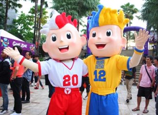 Slavek and Slavko, the twin mascots for Euro 2012, welcome soccer fans to the pre-tournament party at Central Festival Pattaya Beach on May 23.