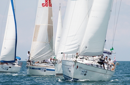 The waters of the Gulf of Thailand will come alive with colour this weekend as over 300 craft are expected to take part in the 2012 Top of the Gulf Regatta. (Photo/MarineScene.asia). 