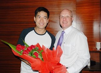 Popular TV Host ‘Woody Kerd Ma Khui’ (left) was back at the Mantra Restaurant recently to partake in the popular Sunday brunch where he was welcomed by David Cumming, General Manager, Amari Orchid Pattaya.