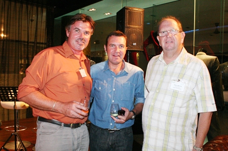 Grant Atkinson (GM of Rocket Products International Co., Ltd.), Paul Wilkinson (GM of JVK International Movers Ltd.), and Paul Whyte (New Asia Pacific Transport Machinery).