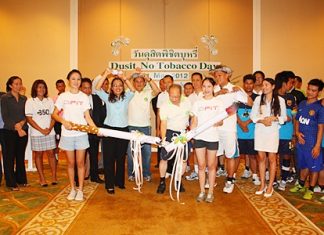 Dusit Thani Pattaya General Manager Chatchawal Supachayanont cuts the ribbon to launch No Tobacco Day.
