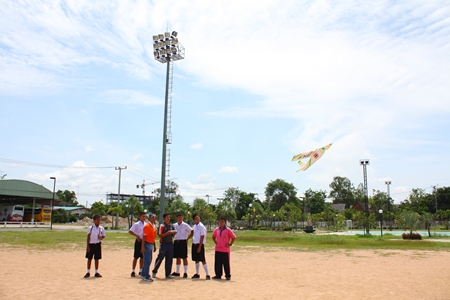 Students are having a great time trying to fly their self-designed and built radio controlled models. 