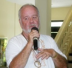 Fellow member Jerry Dean advises PCEC members of the efforts of the Pattaya ‘Friends of Youth’ to enrich the lives of Pattaya’s less fortunate orphans and street children. Friends of Youth activities include fishing days, bowling, and also shopping days for what we normally regard as essentials, and also the occasional treat.