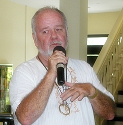 Fellow member Jerry Dean advises PCEC members of the efforts of the Pattaya ‘Friends of Youth’ to enrich the lives of Pattaya’s less fortunate orphans and street children. Friends of Youth activities include fishing days, bowling, and also shopping days for what we normally regard as essentials, and also the occasional treat.