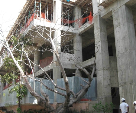 Building work continues on the Royal Oasis hotel in Port-au-Prince, Haiti. (Photo/OasisHaiti.com)