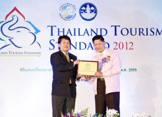 Chumpol Silapa-archa (right), Minister of Tourism and Sports presents the 2012 Thailand Tourism Standard Award to Kulasate Howongratana, director of the Kasemkij Hotels Group. The group received the award recently for their outstanding long stay properties, namely the Cape Racha Hotel Sriracha and the Kameo House, Rayong.