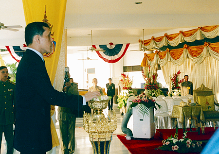 HRH the Crown Prince opens the ceremonial curtain, to reveal the RVYC signboard inaugurating the new clubhouse in 2005.