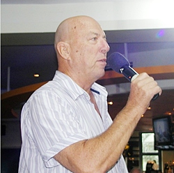 Member Roy Albiston conducts the Open Forum portion of the PCEC meeting where members and guests exchange information about expat living in Pattaya.  