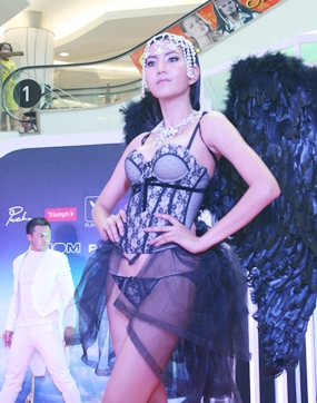 Miss Maxim 2007 Kathayawan Noinawet shows how she is truly a Secret Angel.