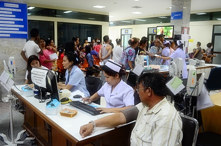 Banglamung Hospital is offering free flu vaccinations to those most in need. 