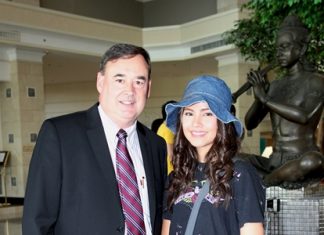 Rising Thai celebrity Urassaya Sperbund ‘Ya Ya’ (right) was at the Royal Cliff Hotels Group to film the latest ‘lakorn’ (soap opera) Maya Tawan and was welcomed by Alex Van Kersen, Royal Cliff Deputy General Manager.