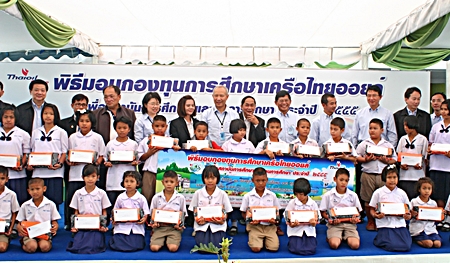 More than 200 children in Laem Chabang and Sriracha benefitted recently when the Thai Oil Co., Ltd. presented their annual scholarships to youth in the community. The scholarships worth 2,560,000 baht were presented by Thai Oil CEO Weerasak Khositphaisal.