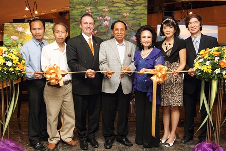 Dr. Amporn Wathanavongs, the President / CEO of Foundation for Rehabilitation & Development of Children and Family (FORDEC) recently presided over the opening ceremony of the art exhibition titled “Imagine from the beauty of nature” by Color’s Life group at the Amari Watergate Bangkok, proceeds of which will be donated to support FORDEC. (L to R) Artists Pramote Chantasen and Sornsilpa Pimsarn, Pierre Andre Pelletier, the hotel’s GM, Dr. Amporn Wathanavongs, Wanpen Jermprapai, Nichaya Chaivisuth, Director of Communications & PR and Apinunt Pawanarith.