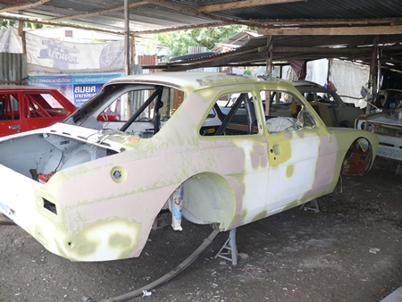 Mk1 Escort shell waiting paint. 