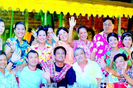 Vasinee Ruangrith (2nd left), president of Ban Munkong Khao Noi Co. Ltd., with the Lady Development Group including Ban Munkong Collective Housing members and members of the Pattaya Cultural Council congratulate Pattaya Mail.