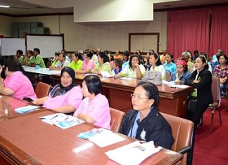 Community leaders receive training in ways to get migrant Thai workers to register their homes here in Pattaya.