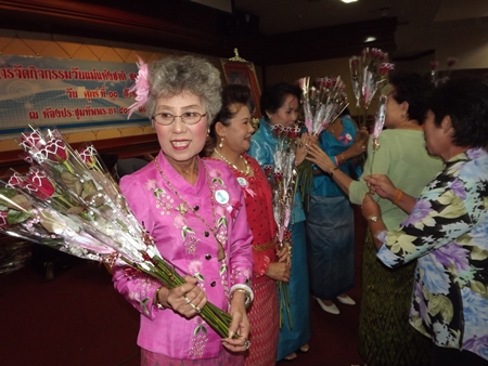 Beautiful women take part in the Pattaya Elderly Club’s Mother’s Day Beauty Contest. 