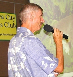 After being introduced by PCEC member Donna Westendorf, Scottish Nature Photographer Ian Frame began by letting everyone know that although he has many other interests, it is nature photography that is his true passion. Here Ian shows one of his pictures; a Long Tailed Macaque he encountered whilst living in Brunei.