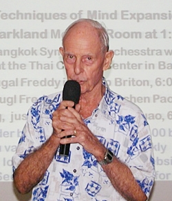 Former PCEC chairman, Richard Smith, updates members on the activities in Pattaya for the upcoming week.