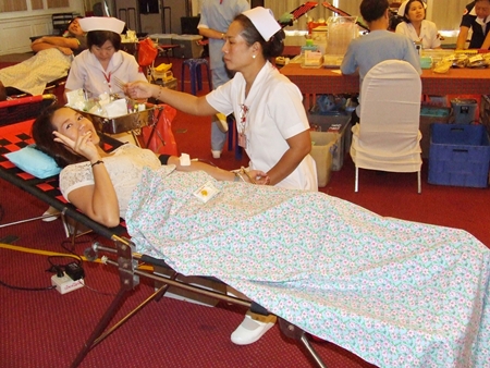 Supinda Jaturongkhakul does her part to help refill Somdej Na Sriracha Hospital’s blood banks. 