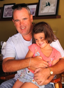 Siam Old Course winner Jeff Calrow with daughter Alice.