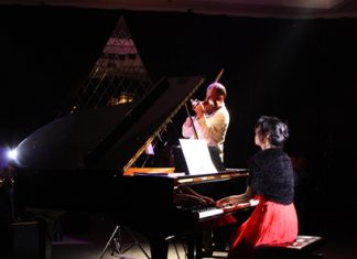 Aree Kunapongkul and Mathias Boegner enchant the audience with their heartfelt renditions of Mozart’s masterpieces.