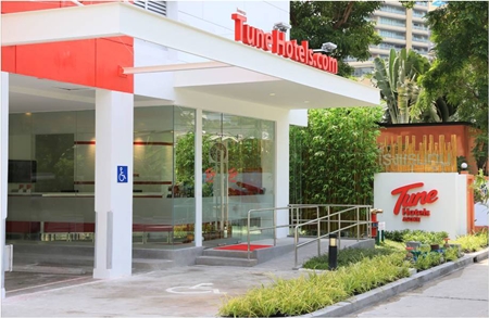Tune Hotels has opened its first hotel in Bangkok in the busy and vibrant Asoke area, a key business and lifestyle district in the centre of the city. 
