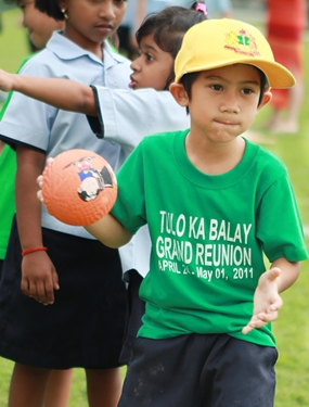 Things were getting serious in the Ball Relay. 