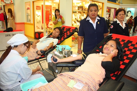 Good citizens donate blood to the Banglamung Red Cross at Central Center with the intention of aiding children with blood diseases. 