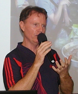 “Trust me ...” was Ren Lexander’s topic; he has just finished his latest book entitled “The book you need to read before you trust anyone ever again.”