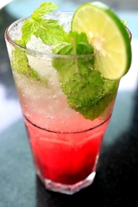 Refreshing Raspberry Mojitos at Havana Bar & Terrazzo, Holiday Inn, Pattaya. 