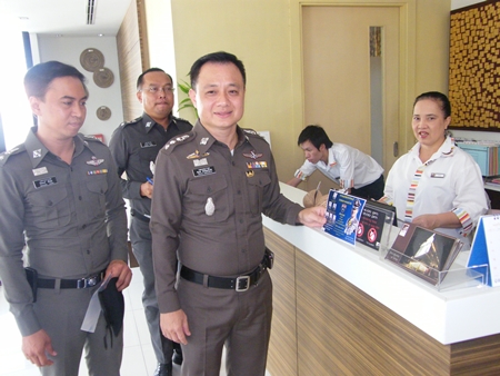 Chonburi Immigration Police officials have been meeting with and visiting area hotels to remind them of the need to report check-ins of foreign tourists. 