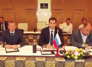 Evgeny Pisarevskiy (center), Deputy Head of the Federal Agency for Tourism (Rosturism) and Russian officials address local officials and businesses about the challenges faced by Russian tourists in Pattaya.