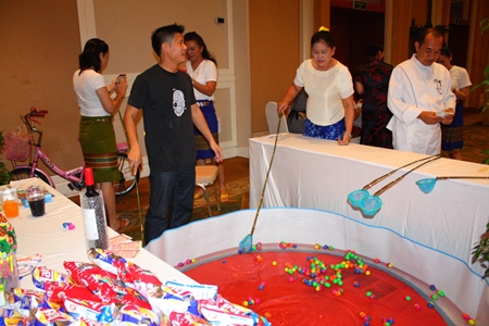 Scoop a ball, win a prize while raising money for charity.