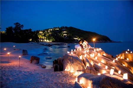 The five star AKARYN Samui Resort and Spa at Hanuman Bay has been awarded the title of Best New Luxury Hotel at this year's   World Luxury Hotel Awards.