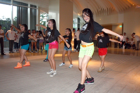 Praw Studio students put on a dance show in the 16th floor lobby of the hotel. 