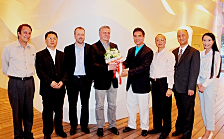 Serm Phenjati (4th right), consultant of dusitD2 baraquda pattaya recently welcomed high level authorities and delegates from Greater China (China, Hong Kong, Taiwan, Macau) on their Enforcement Conference organized by the Motion Picture Association at dusitD2 baraquda pattaya. The hotel has been selected as a venue to hold the Motion Picture Association’s strategic conference focusing on a reduction of copyright theft and to ensure that all parties uphold commitments to protect the power of creative ideas around the world. (L to R) Frank Rittman, Vice President and Deputy Managing Director of the Regional Policy Office, Asia Pacific, Motion Picture Association; Zhi Cheng Wang, Deputy Director General, National Copyright Administration of China; Ryan Murray, Director of Content Protection, Asia Pacific, Motion Picture Association; Mike Ellis, President and Managing Director, Asia Pacific, Motion Picture Association; Serm Phenjati; Wai Hung Ho, Managing Director & GM, IFACT-GV (HK) and Nan-san Liu, Chief Secretary of Second Security Police, IPR Police (Taiwan).