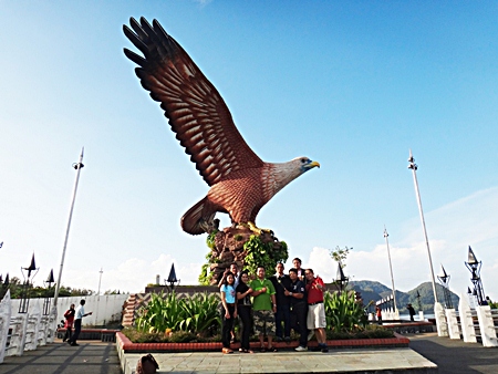 In their never ending quest for perfection in the hospitality business, Saming Seubsakul, Executive Director of the Diana Group led a team of assistant managers and supervisors on an educational trip to Langkawi, Malaysia where they observed and learned the tricks of the trade to sharpen their skills in tourism services and management.