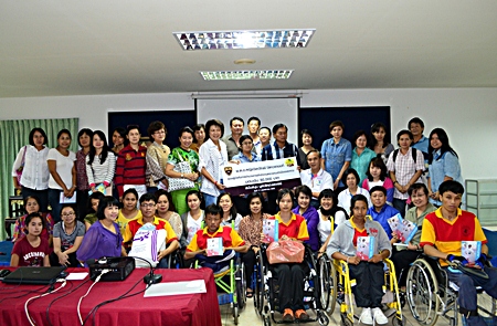 Pol. Col. Wilawan Pitawaranon, Deputy Commander of the Immigration Division Bangkok led a team of 50 officers on a visit to the Father Ray Foundation recently where they were welcomed by Prathum Sukhkerd, manager of corporate and development and Udomchoke Churat, Director of Redemptorist Vocational School respectively. On this eventful visit, the visitors donated 80,000 baht towards the welfare of the more than 850 physically challenged students at the school.
