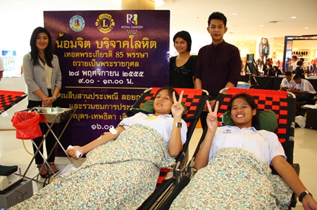 Pattaya students donate blood as part of the Loy Krathong celebrations at Royal Garden Plaza.