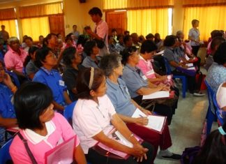Citizens from the first 9 communities attend the community meeting for healthcare planning in Pattaya School No. 2.