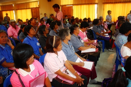 Citizens from the first 9 communities attend the community meeting for healthcare planning in Pattaya School No. 2. 