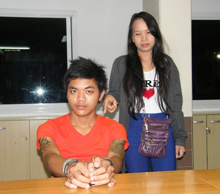 That’s the man who stole my Honda - Fuangfah points to Anont Chokphao-amphai. 