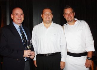 (L to R) MBMG Group Managing Director Graham Macdonald, Central Vice-President Ross Marks and Hilton Pattaya Executive Chef Shaun Venter.