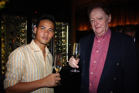 Board Member Pasit Foobunma and Director Allan Riddell from the South African-Thai Chamber of Commerce. 