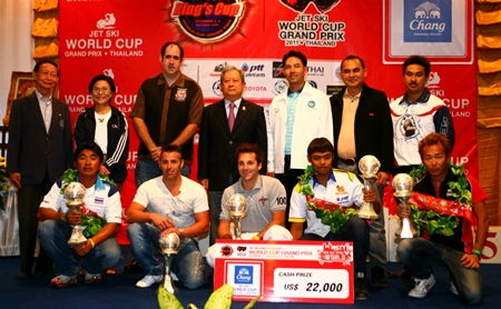 King’s Cup winners pose with dignitaries and officials during the trophy presentation. (Photo/www.jetski-worldcup.com)