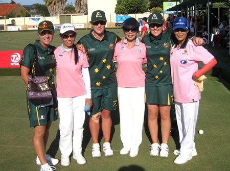 The Thai Ladies triples team of Orawan Sodok, Songsin Tsao and Thong Oomen pose with their Australian counterparts, Karen Murphy, Natasha van Eldick and Lynsey Armitage. 