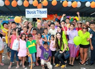 Dusit Thani Pattaya staff and management led by general manager Chatchawal Supachayanont (centre) joined the city of Pattaya in celebrating National Children’s Day on January 12. Every year, Dusit Thani Pattaya fulfils this event by setting up its own booth under a tent to accommodate all activities intended for the kids who stop in with their parents while celebrating the occasion. Apart from ice cream, candy and other refreshments, the kids are also provided with school items and educated on the importance of a green environment. They take turns in sharing their thoughts on the subject and everybody is excited to win prizes. No one goes home empty handed because Moms are given a seedling to tend to and children happily strike a pose for some photos!