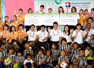 Dr. Pichit Kangwolkij, director of Bangkok Hospital Pattaya, led a team of executives, nurses and officers to inspect and upgrade school buildings including the first aid room at the Huay Yai School recently. They also presented the children with sports equipment and uniforms.